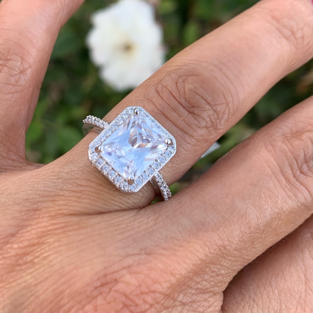 3ct Emerald shape Engagement Ring size 7 - Picture 2 of 10